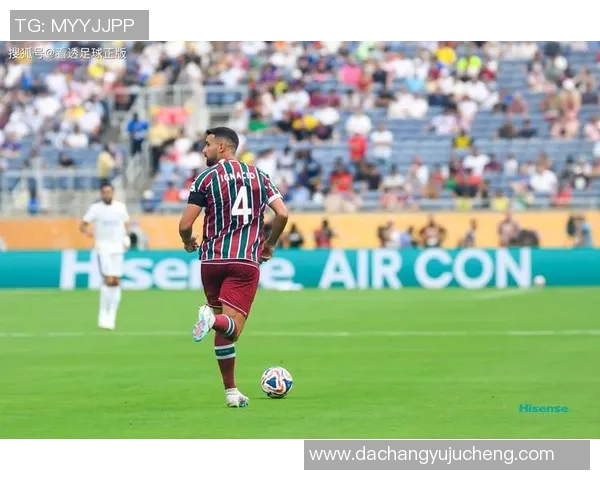 从巴西足球起点到全球荣耀：一段传奇旅程的启航与奋进