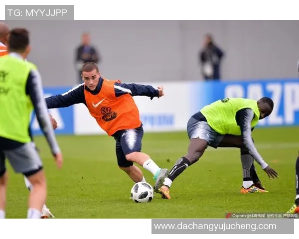 当今足坛最炙手可热的球星是谁 他为何如此受关注与热爱 当今足坛最炙手可热的球星是谁 他为何如此受关注与热爱