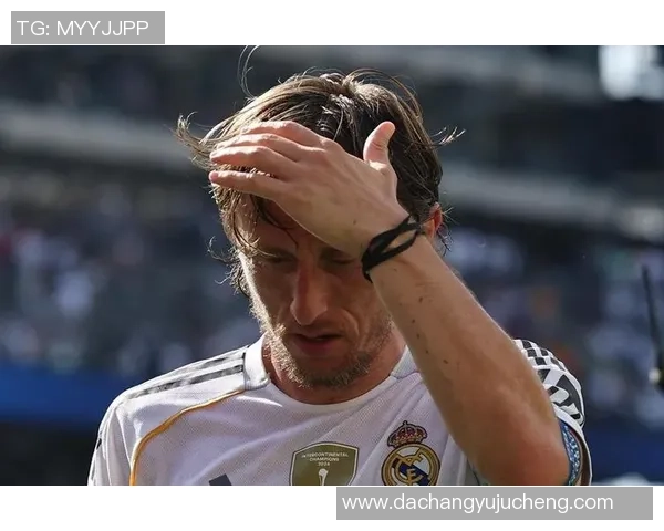 皇马足球巨星专属头像：球场之王的风采与荣耀展示